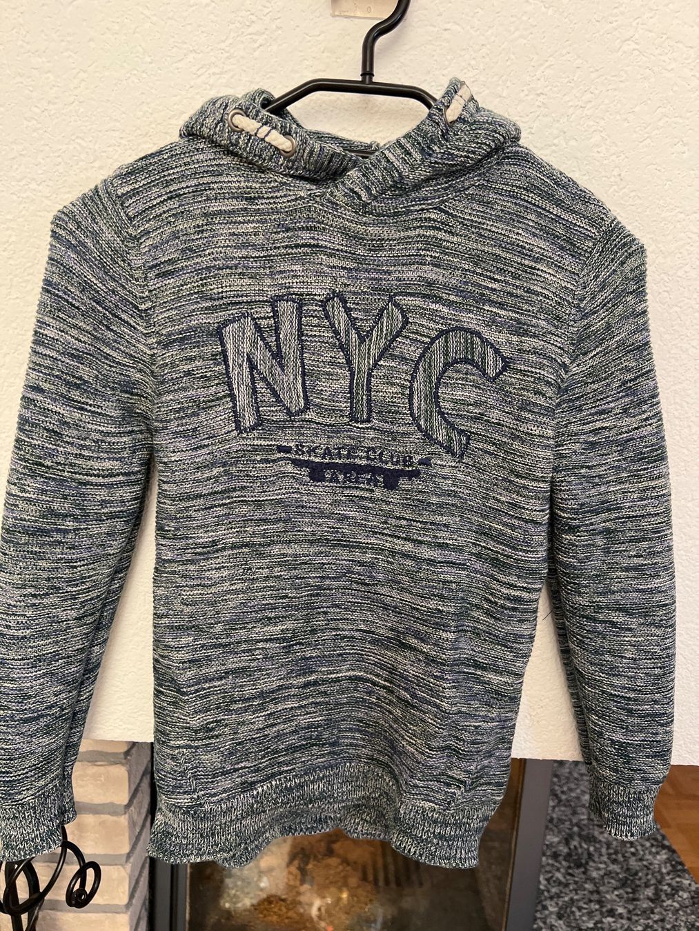 Zara Pullover & Sweatshirts: Kapuzenpullover Strickoptik blau meliert Grösse 122 – Gebraucht aus Winkel von Tilivika