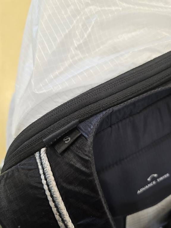 Attrezzatura da arrampicata: Advance Weightless S NEU – Usato da Matzendorf venduto da Flugschule-Jura 2
