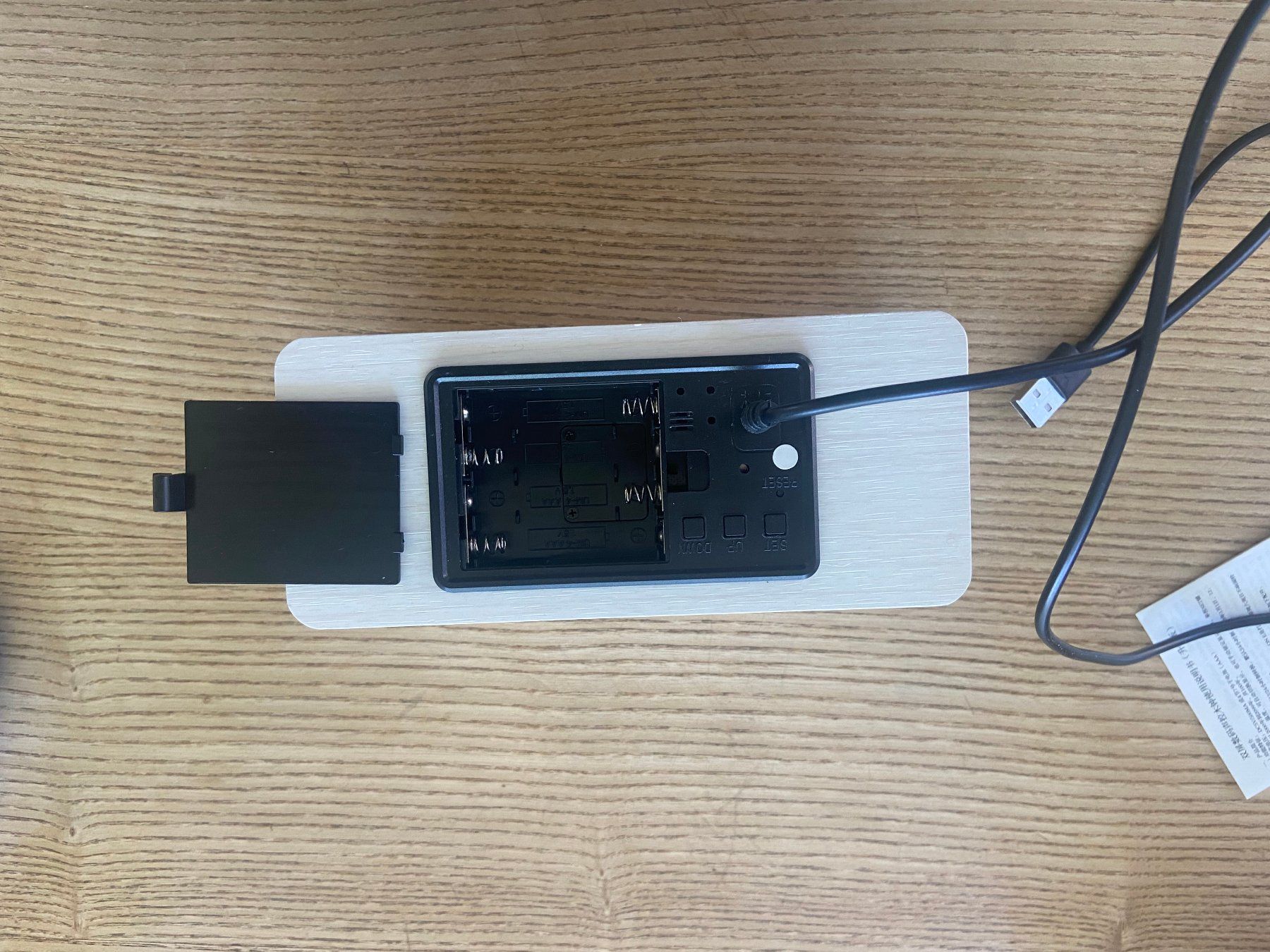Réveils: Wecker/Uhr mit integrierter Ladestation Qi Wireless – Neuf (Voir description) à Villeret par cids 3
