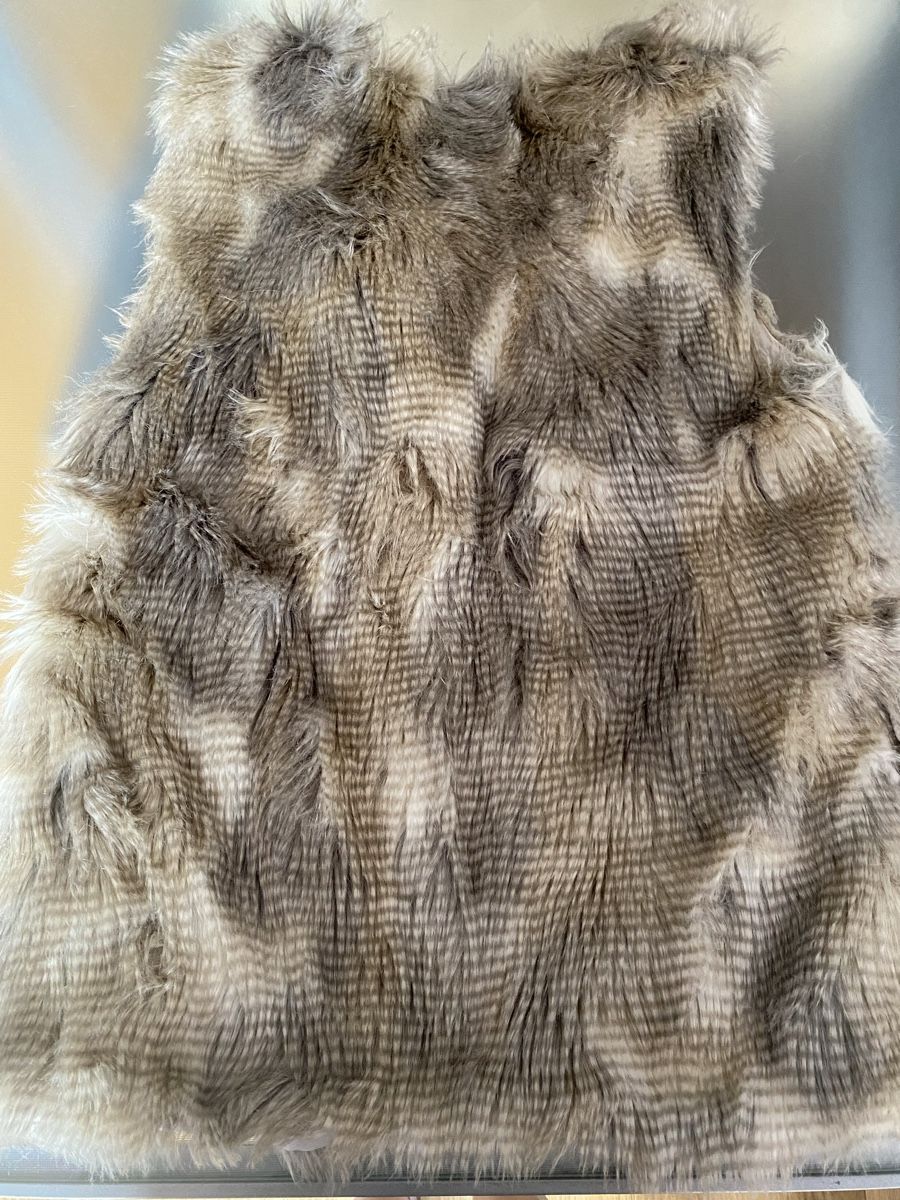 Pimkie Gilets & Westen: Kunstfellweste  – Neu (gemäss Beschreibung) aus St. Margrethen SG von lar_8z5g 1