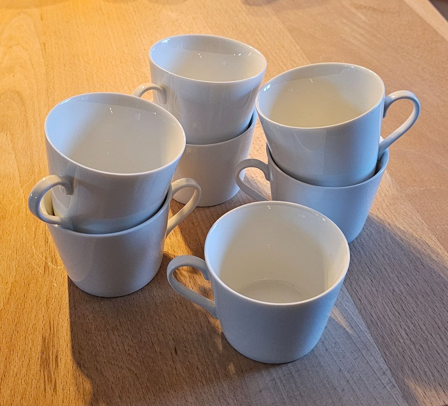 Tassen: Tassen weiss, 7 Stk – Gebraucht aus Illgau von smili2591