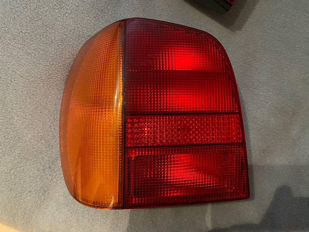 Toutes les pièces auto: Vw Polo 3  Original Rückleuchten  – D'occasion à Thalwil par Simone1992 1