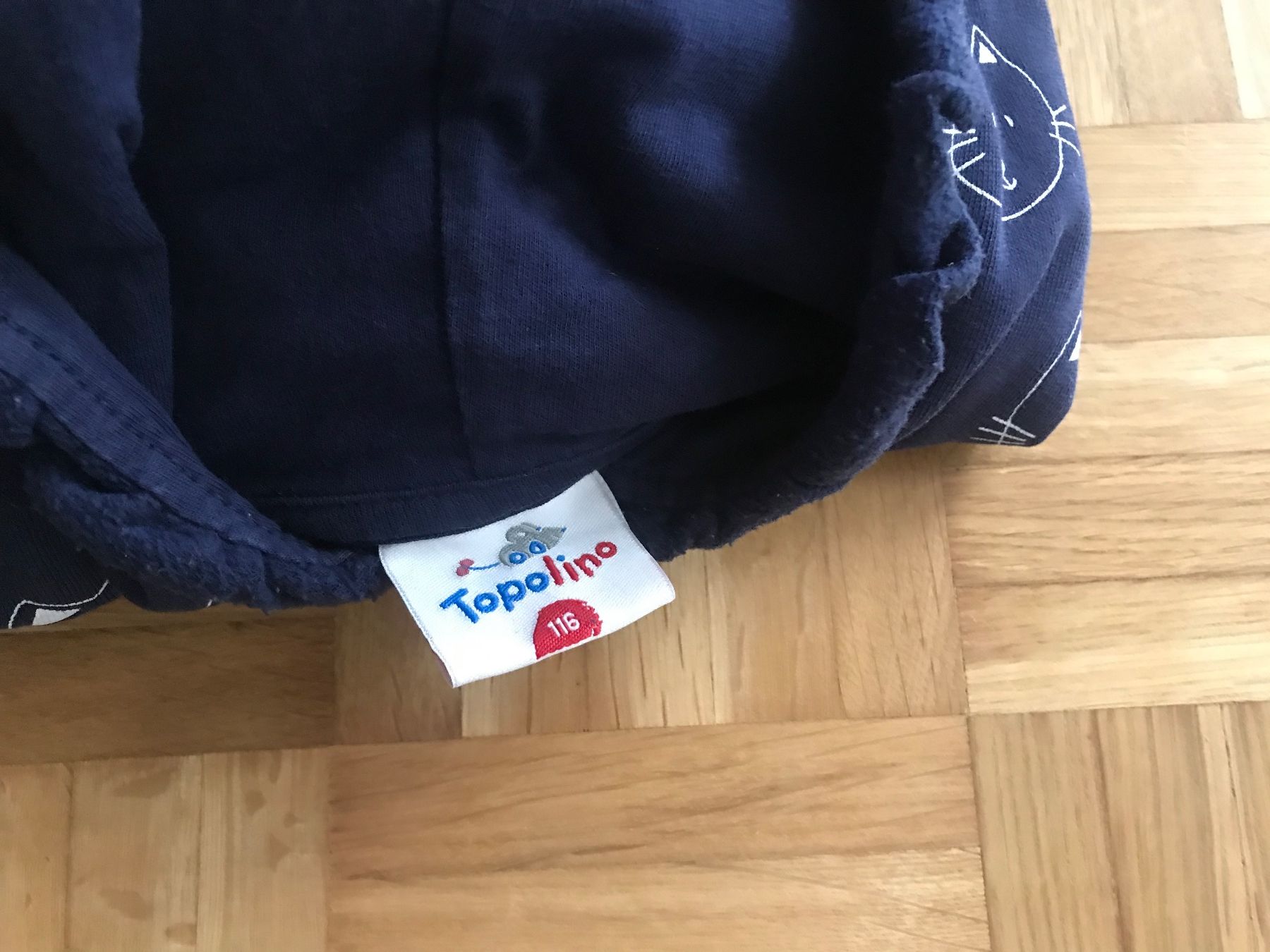 Pullover & Sweatshirts: Kapuzen Pullover mit Katzen von Topolino Grösse 116 – Gebraucht aus Emmenbrücke von Hathor123 2