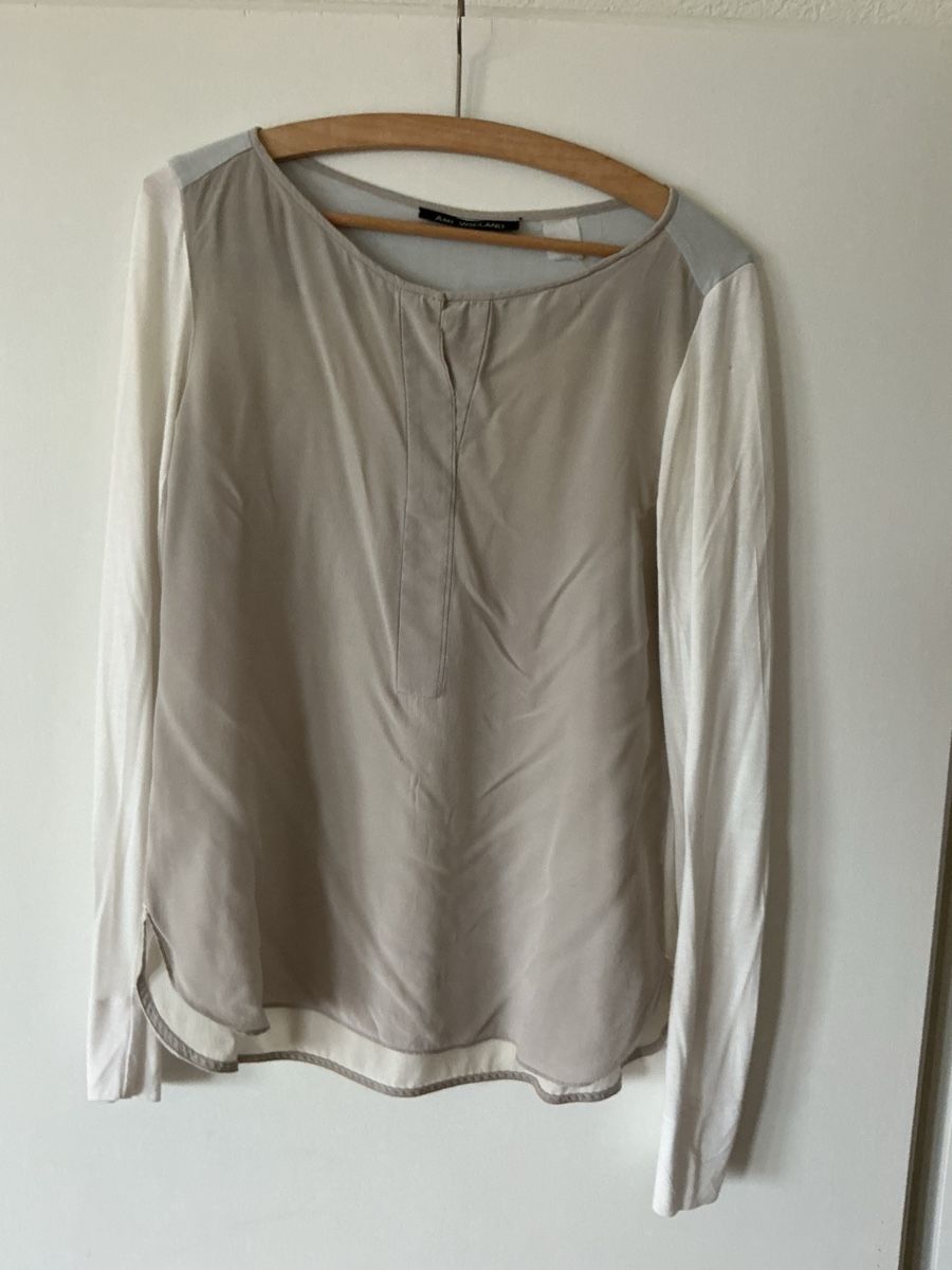 Top: Ami Wieland Seidenbluse, Grösse M – Usato da Schindellegi venduto da Vera20.3.