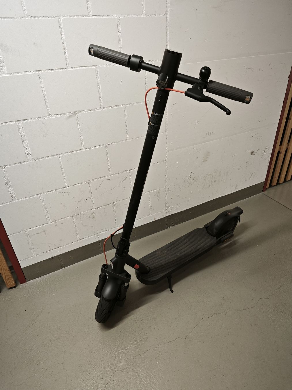 Scooter: Xiaomi E-Scooter MIT GARANTIE – Nuovo (secondo la descrizione) da Obergösgen venduto da SMOCARS