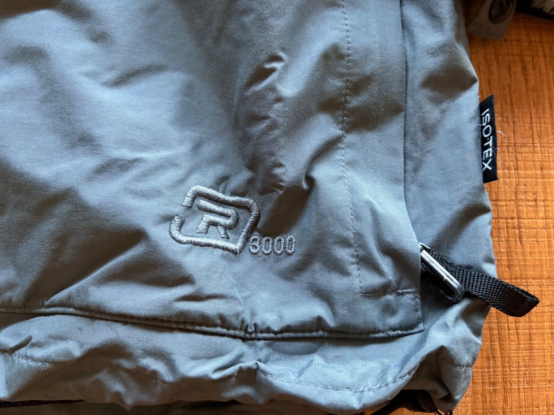 Jacken: Winterjacke / Jacke Grau-Schwarz, Grösse M Top! – Gebraucht aus Turtmann von stonie_s 3