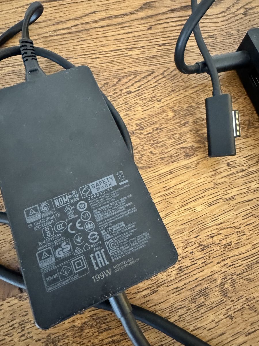 Microsoft Docking station: Microsoft Surface Dockingstation inkl. Netzteil – Usato da Brugg AG venduto da 5teven 2