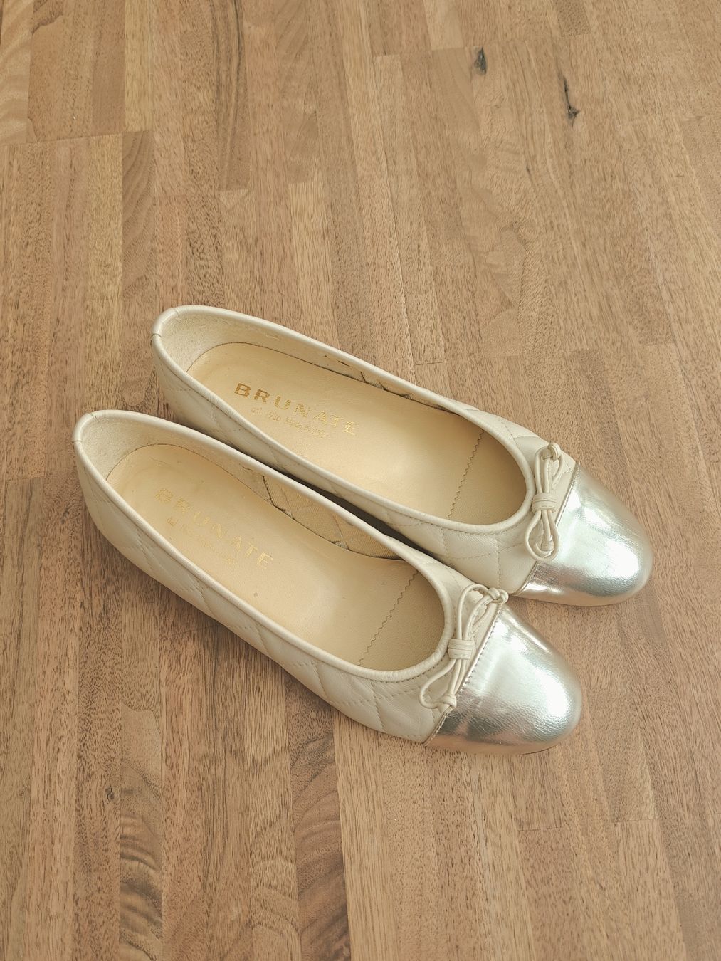 Brunate Damenschuhe: Brunate Quilted Leather Ballet Flats – Gebraucht aus Wabern von kat_w92r