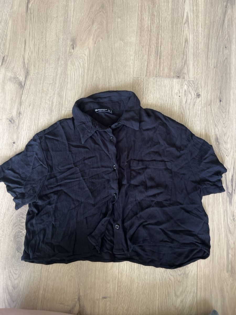 Stradivarius Camicette: Damen Bluse cropped schwarz Grösse M Stradivarius – Usato da Weisslingen venduto da lorrue