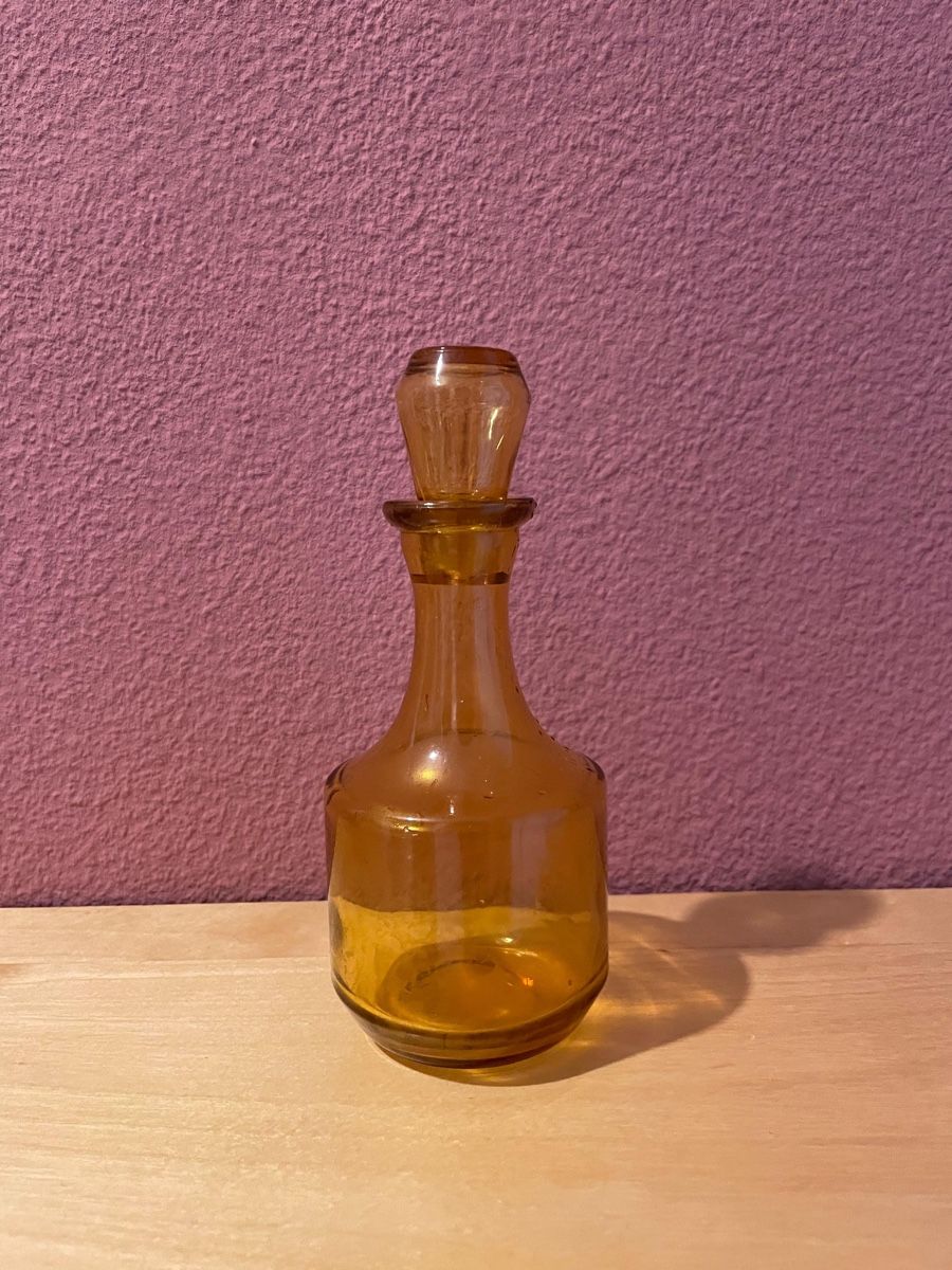 Caraffe: Vintage gelbe Glaskaraffe & Stopper – Usato da Zürich venduto da vik_isi