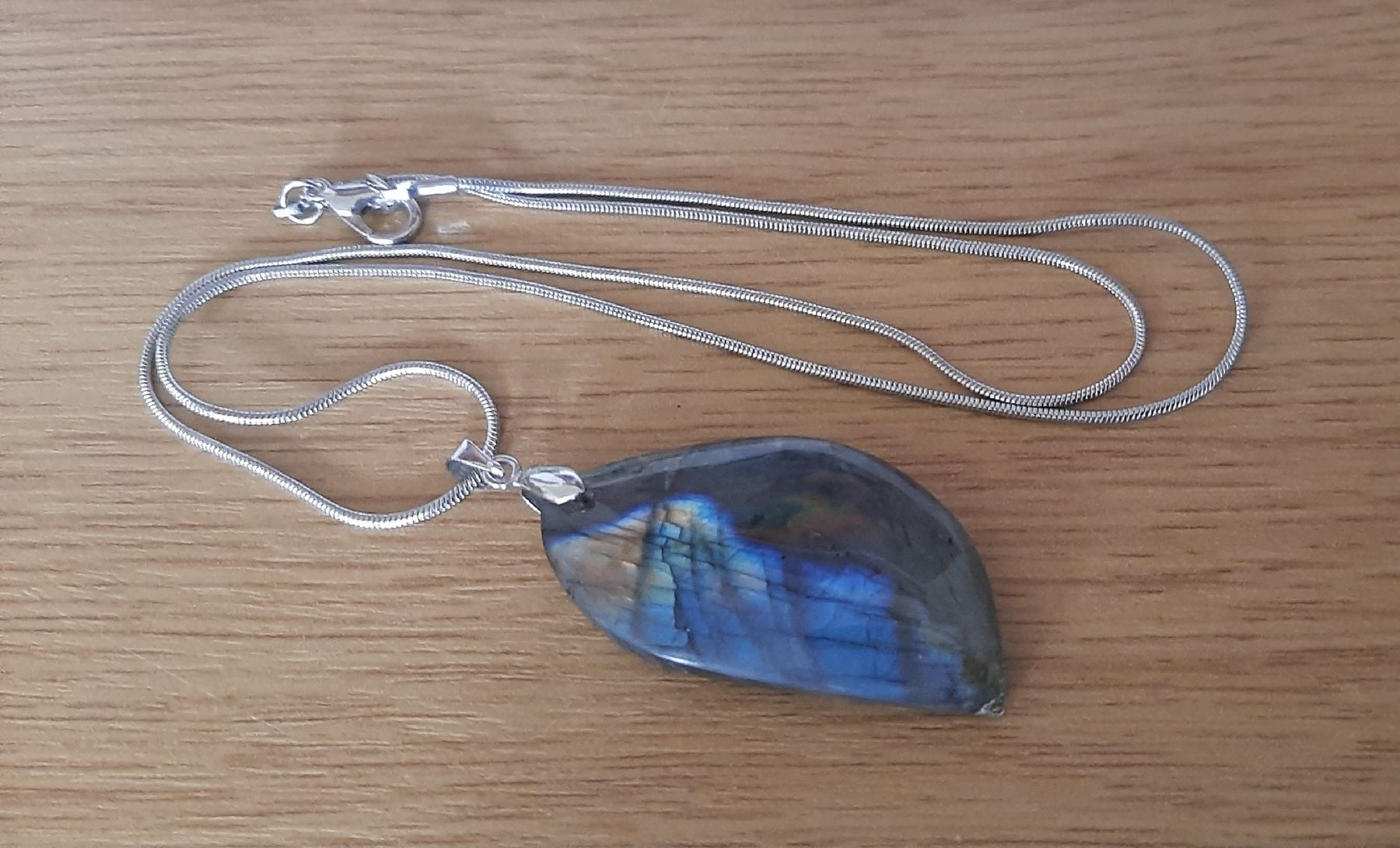 Ketten: Collier avec pendentif en pierre de labradorite – Neu (gemäss Beschreibung) aus St-Imier von supernova21 4