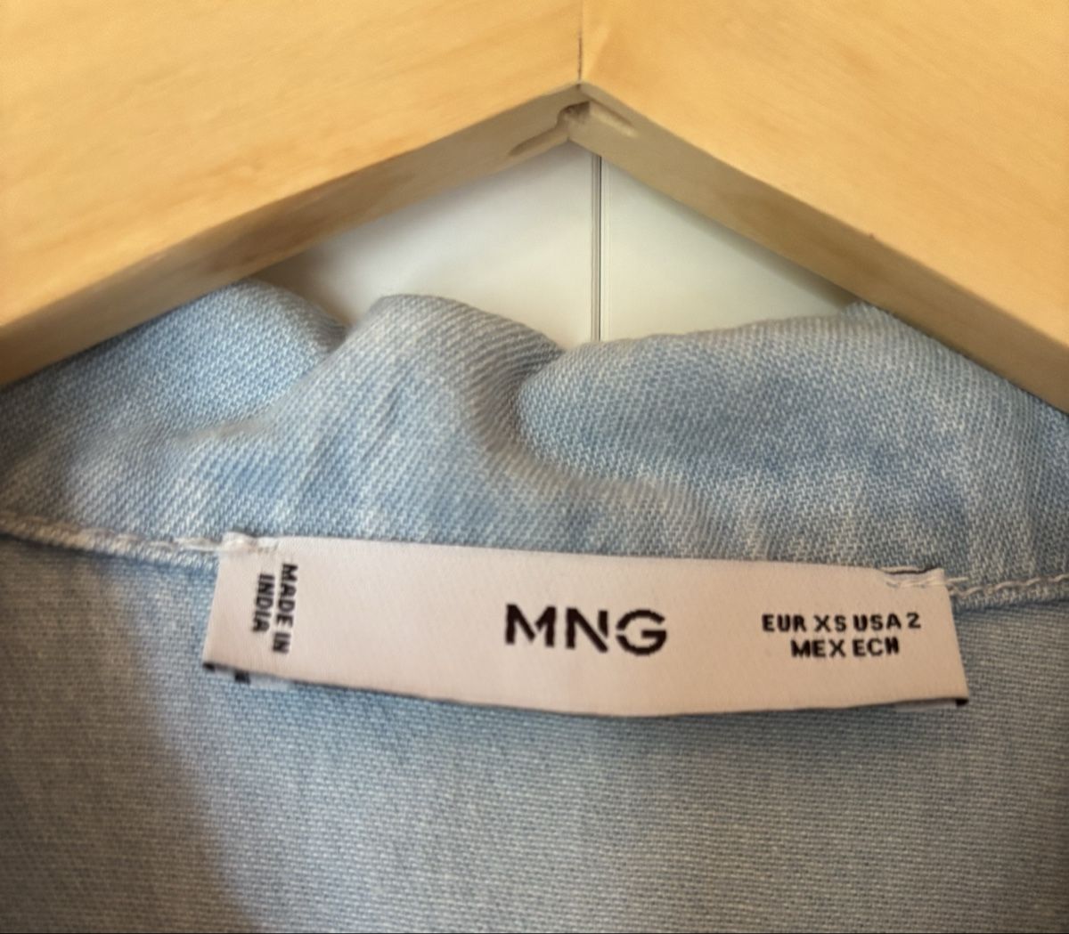 Mango Vestiti: MNG Jeanskleid Kurzarm – Usato da Estavayer-le-Lac venduto da constance-esta 1