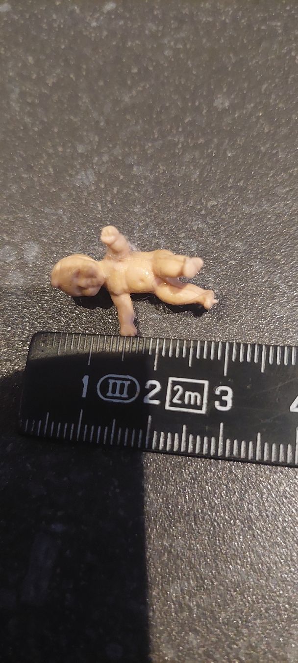 Case e mobili per bambole: 3 Miniaturen Püppchen  – Usato da Muri AG venduto da nindo1 6