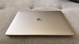 Apple MacBook Air 13” (2019) – gebraucht, funktioniert sehr