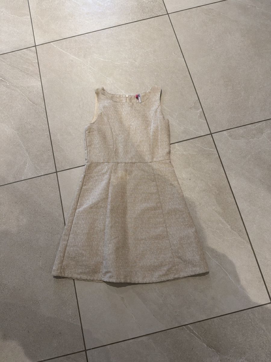 Vestiti & Gonne: Beiges goldiges kleid – Nuovo (secondo la descrizione) da Muhen venduto da Guess1802