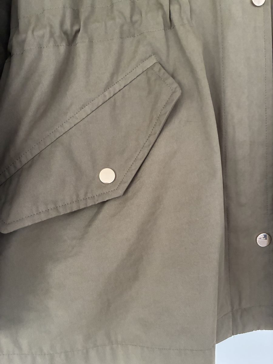 Mango Jacken: Parka kaki Mango – Gebraucht aus Lausanne von Gabrie 1