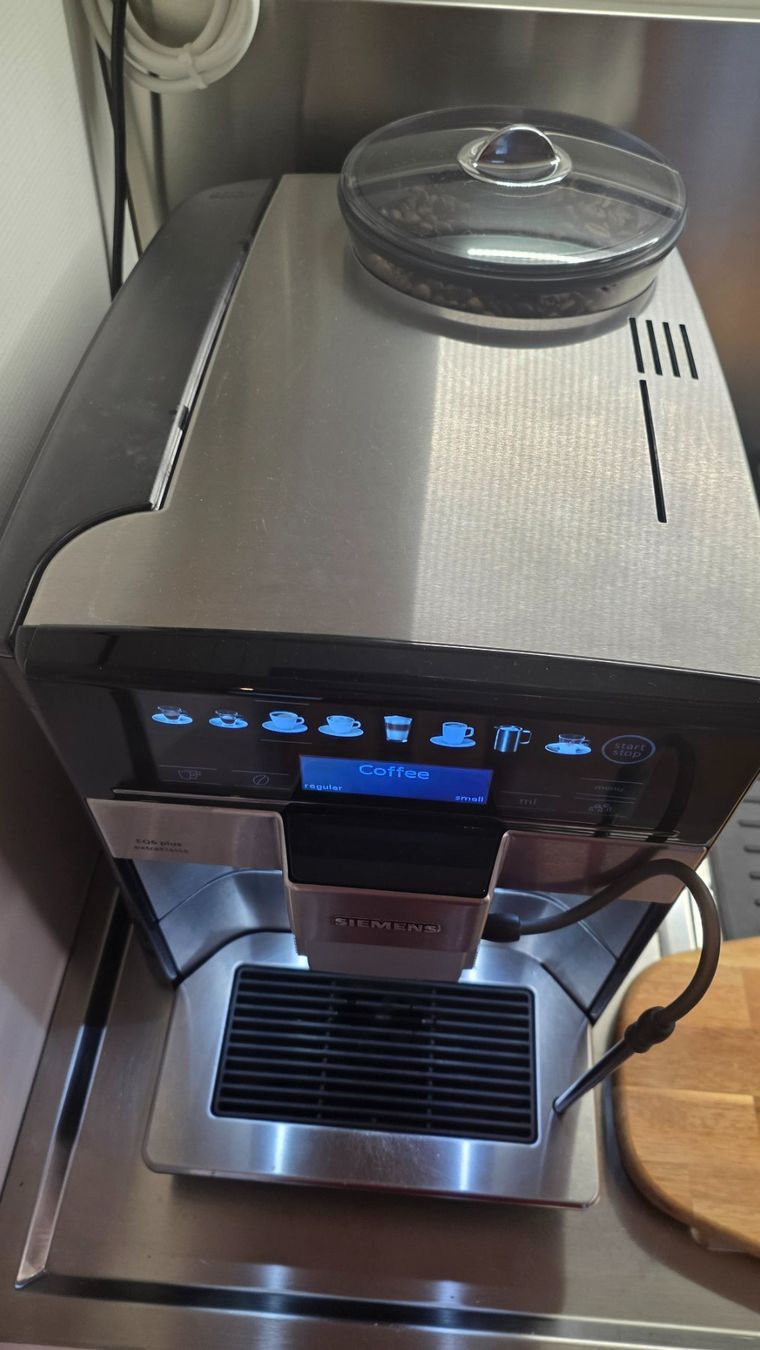 Siemens Kaffeemaschinen & Espressomaschinen: Siemens Coffee Machine EQ6 Plus extraKlasse (s700) – Gebraucht aus Geneva von tut_95td 3