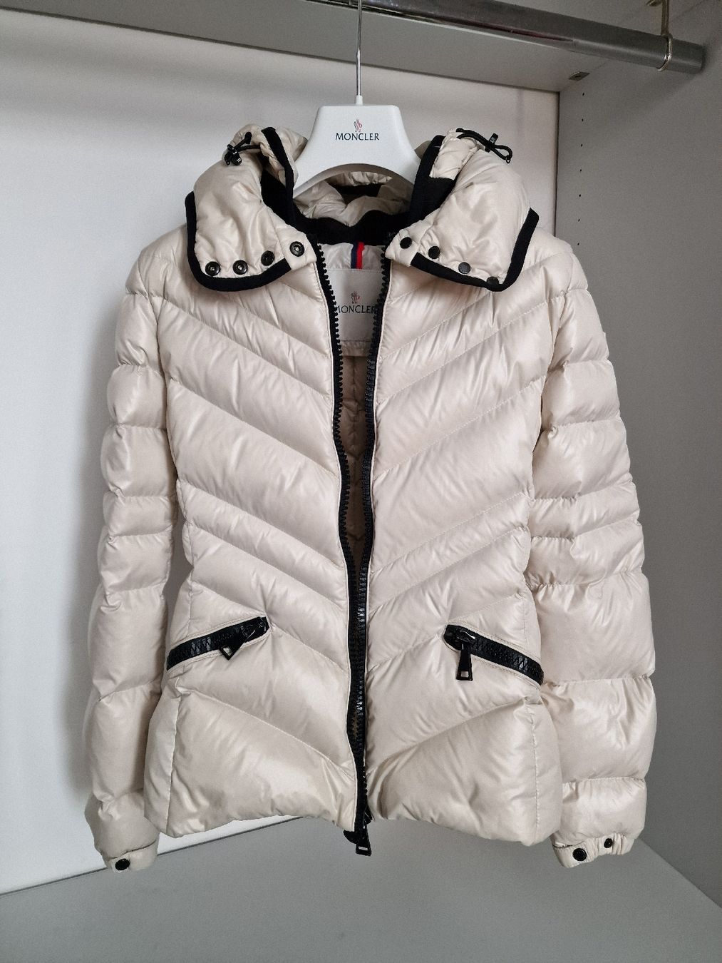 Moncler Giacche: Doudoune Moncler "Crussol" – Usato da Yverdon-les-Bains venduto da Ed9lude