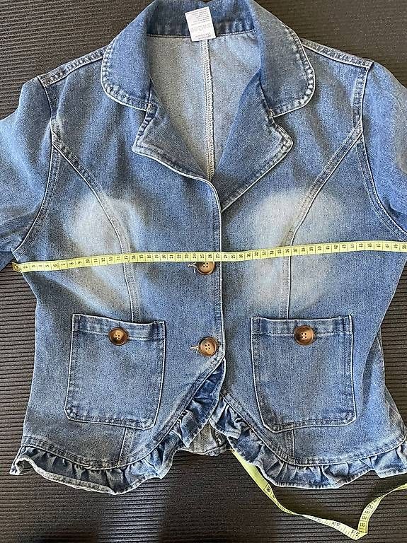 Giacche: veste en jean taille L – Usato da Vuippens venduto da ale_6gkb 4