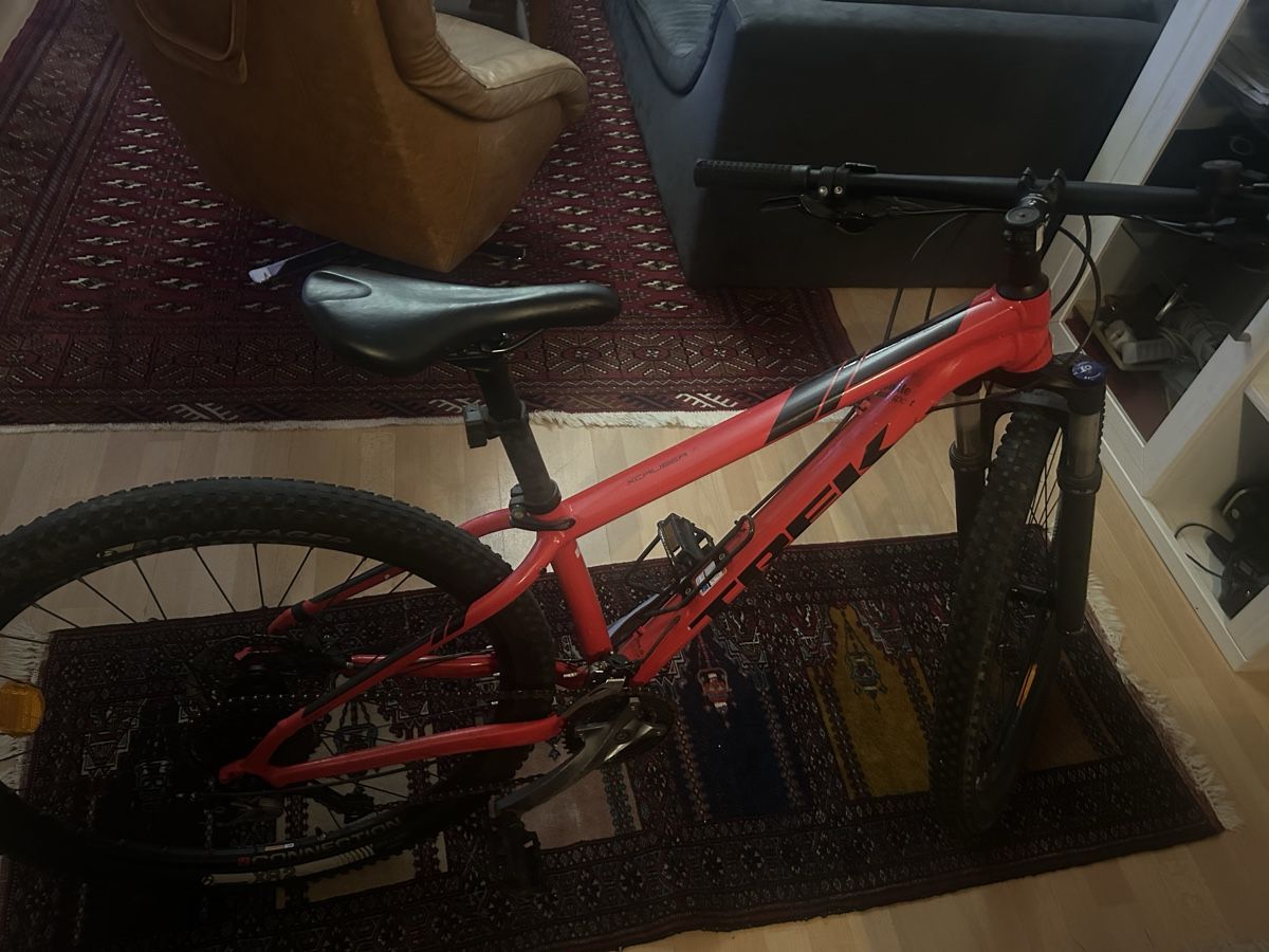 Trek Vélos: X-Caliber 8 (2017) MTB-Hardtail – D'occasion à Obergösgen par mad_56fp 1