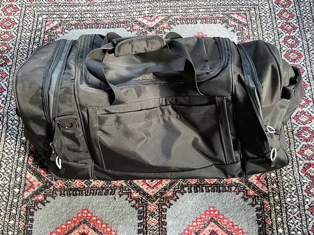 Borse: Genjale Sport- und oder Reisetasche – Usato da Männedorf venduto da enzian022