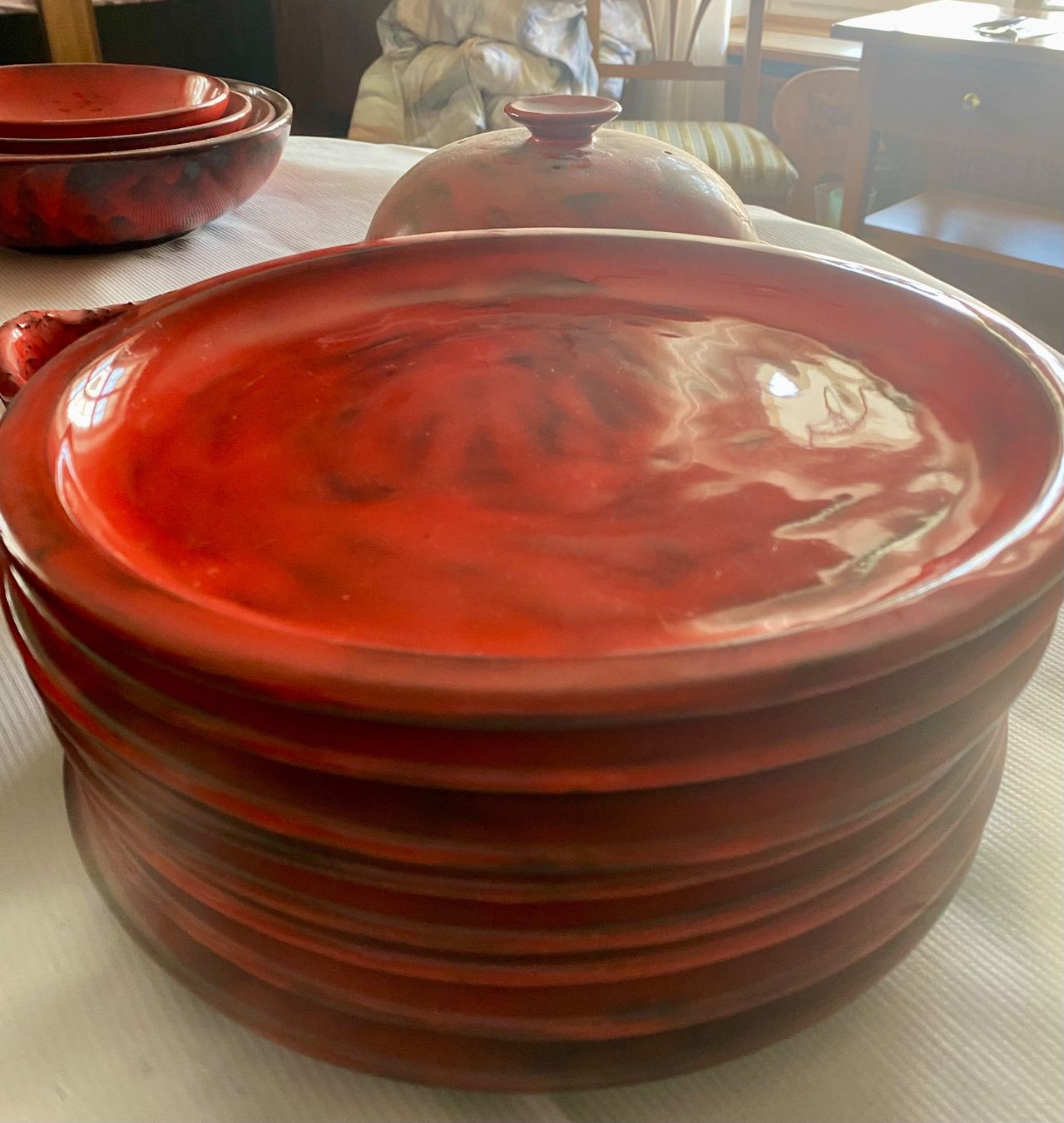 Set di piatti: Red Pottery Dinnerware Set - Unique Glaze - 20+ pcs - Vtg... – Usato da Lenzburg venduto da viv_rx9g 1