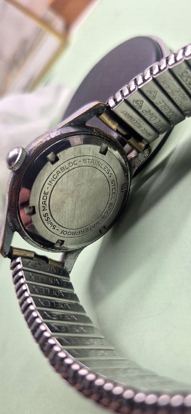 Swiss Orologi: Vintage Armbanduhr Läuft! – Usato da Zürich venduto da ILove2ndHandCommerce 2