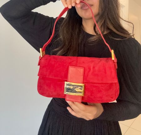 Sac baguette Fendi rouge rosé vintage en daim logo pailletée