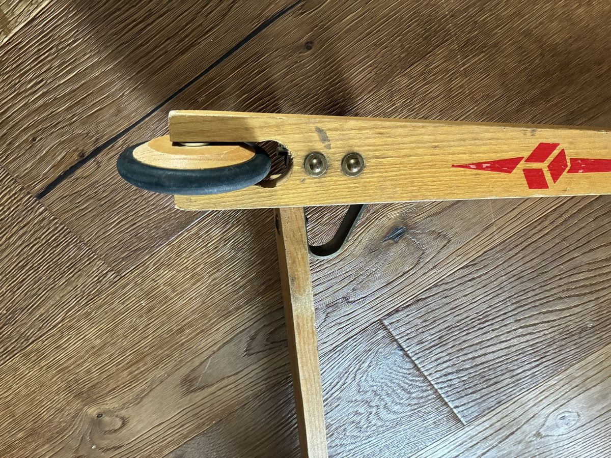 Veicoli per bambini: Tolles Trotti aus Holz 🛴 – Usato da Wolfwil venduto da NewGirl 4