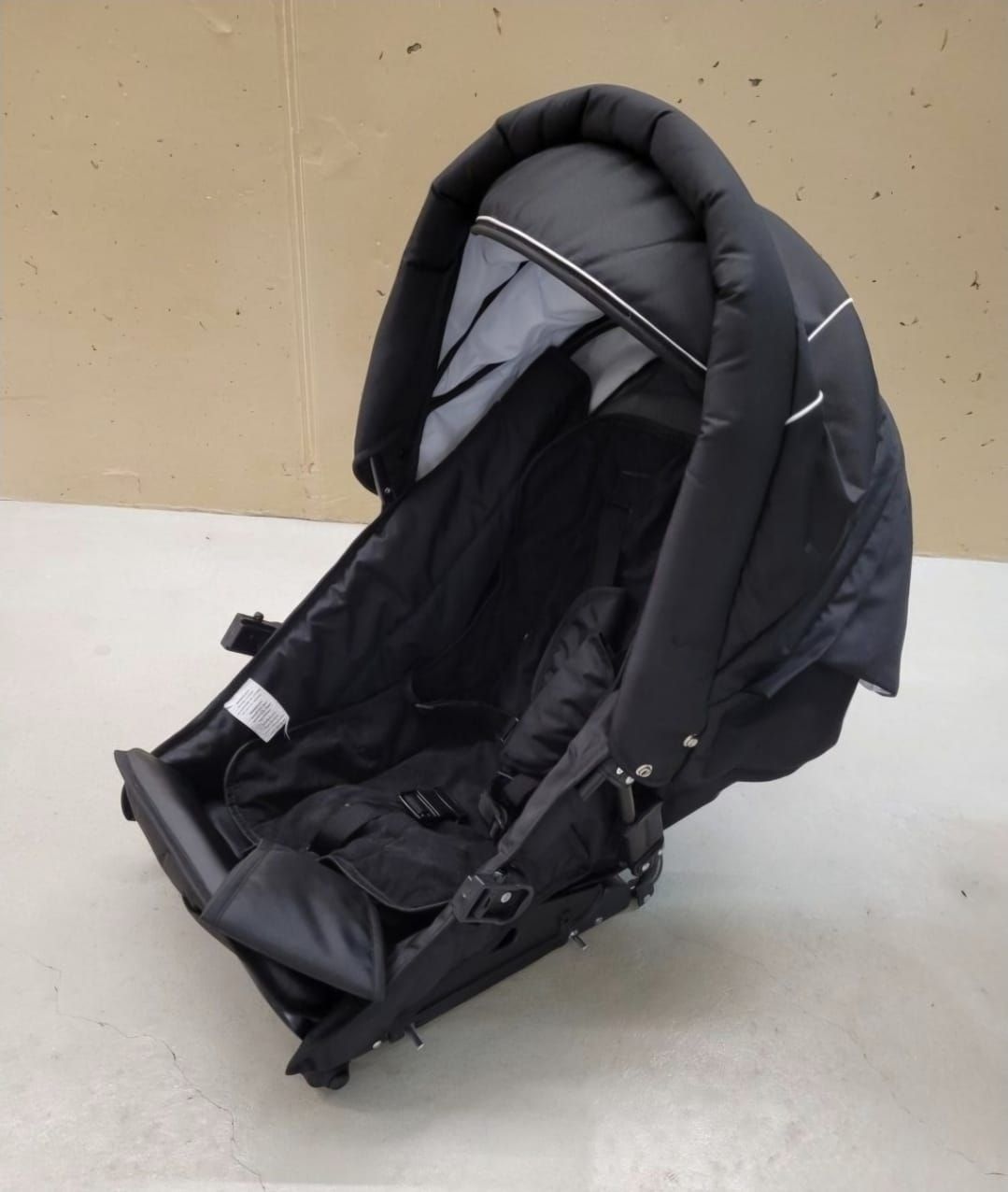 Carrozzine: Kinderwagen – Usato da Ebnet venduto da korsi 1