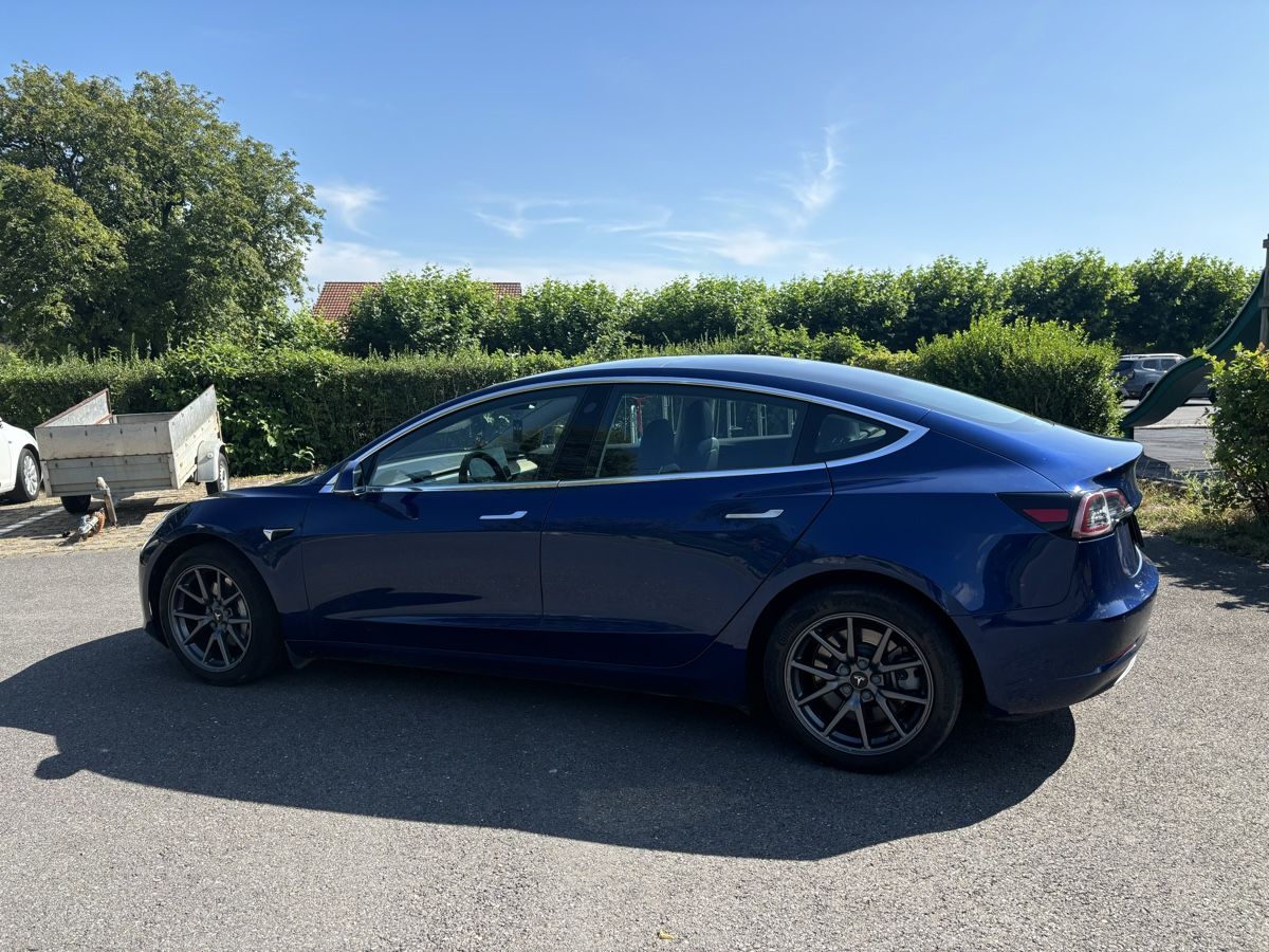Tesla Autos: Tesla model 3 – D'occasion à Fontaines-Grandson par Prana1 5