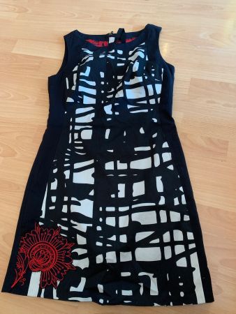 Jolie robe Desigual taille 36 ou S