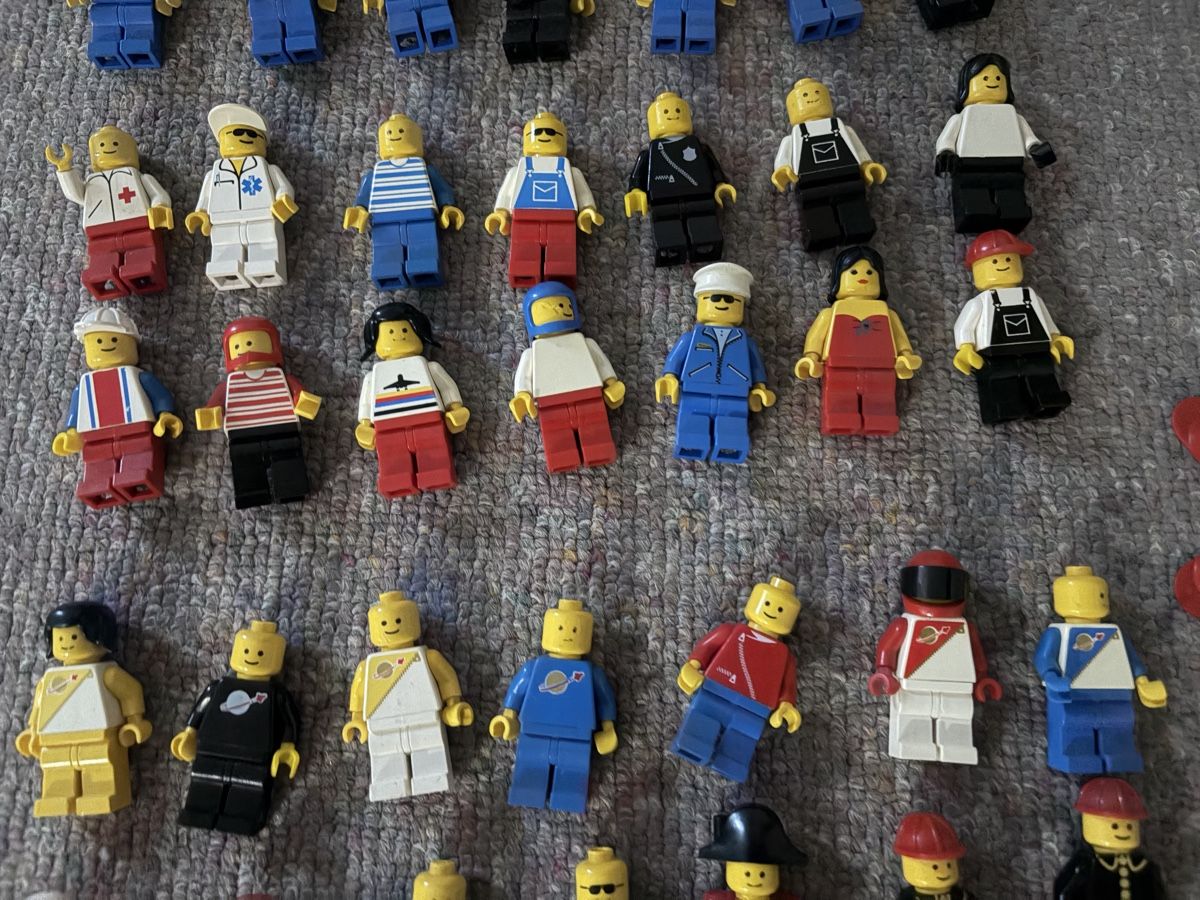 Lego Giocattoli: 56 x Lego Figuren, space , SBB , koch, polizei – Usato da Sevelen venduto da gsandax 2