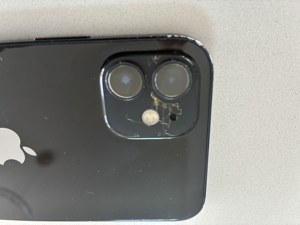 Apple Handys / Smartphones: iPhone 12 64GB black – Gebraucht aus Niederweningen von Crocodileandy 1