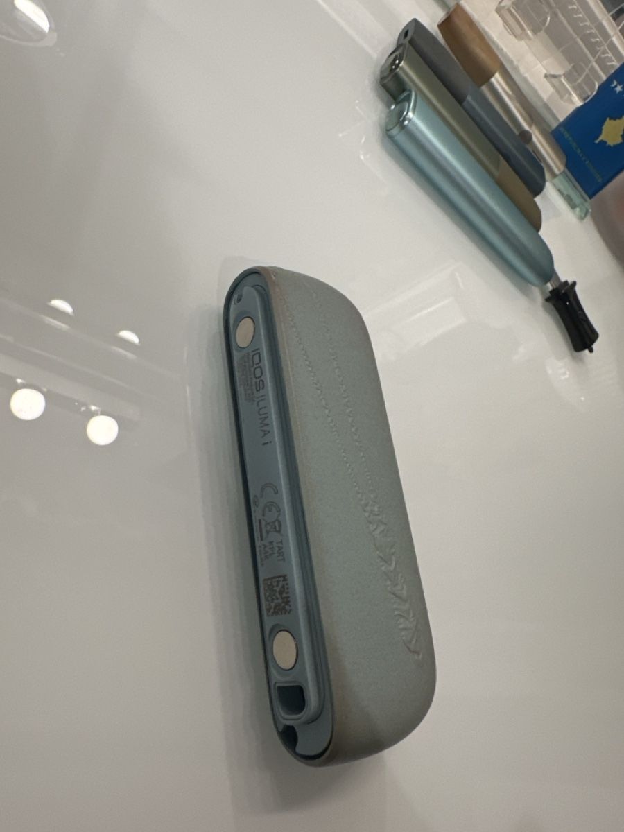 Iqos Altri Prodotti per fumatori: IQOS Iluma  Tabakerhitzer hellblau gebrauchter Zustand – Usato da Menzingen venduto da Endina.S 2