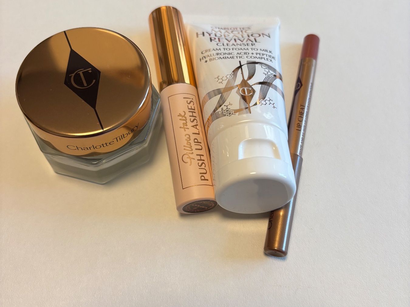 Charlotte Tilbury Make-up: Charlotte Tilbury Set Neu – Nuovo (secondo la descrizione) da Bülach venduto da ter_6jf8 1
