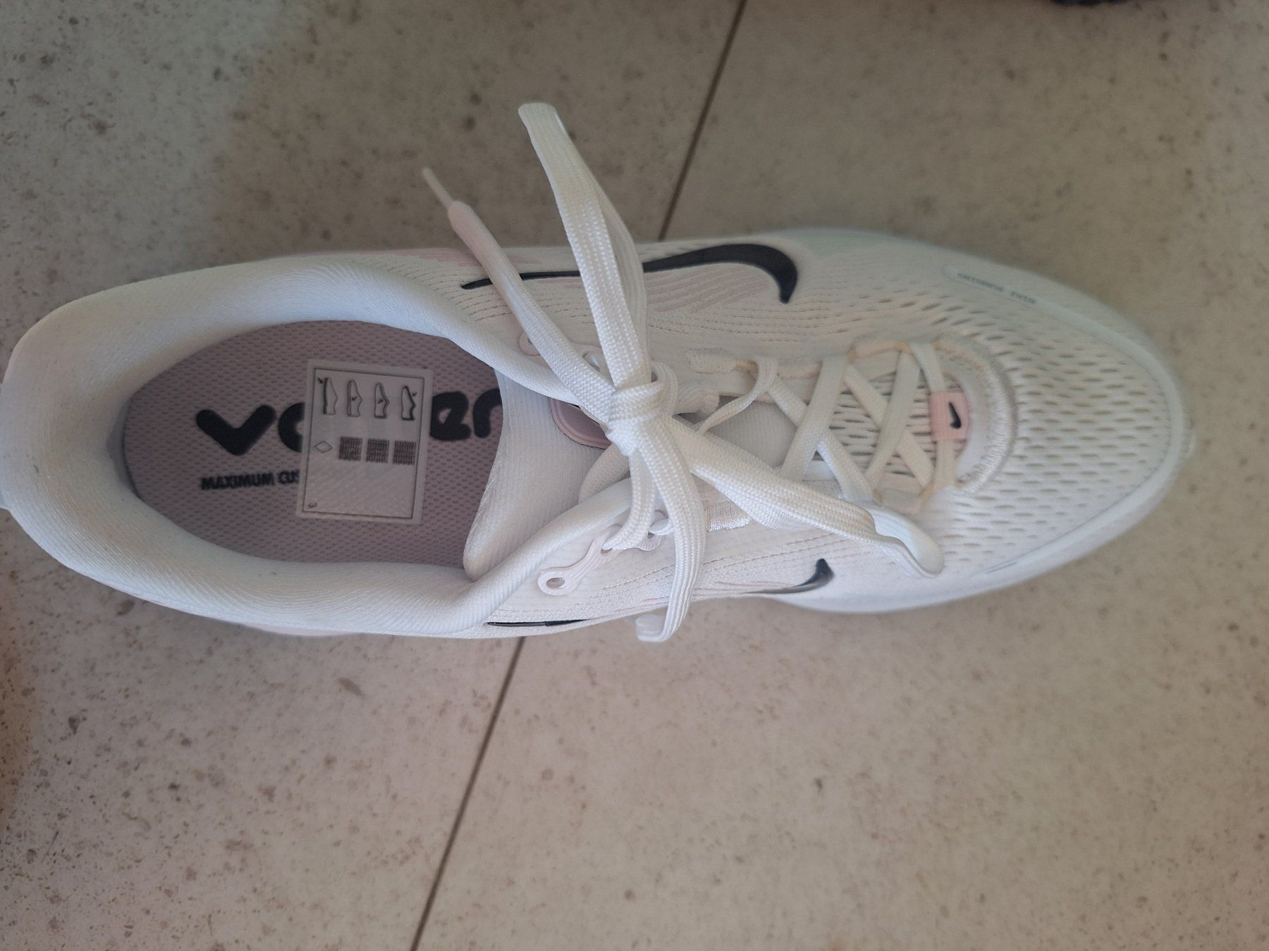 Nike Chaussures femmes: Nike Vomero 18, Gr. 39 – D'occasion à Adelboden par Lenaa84 2