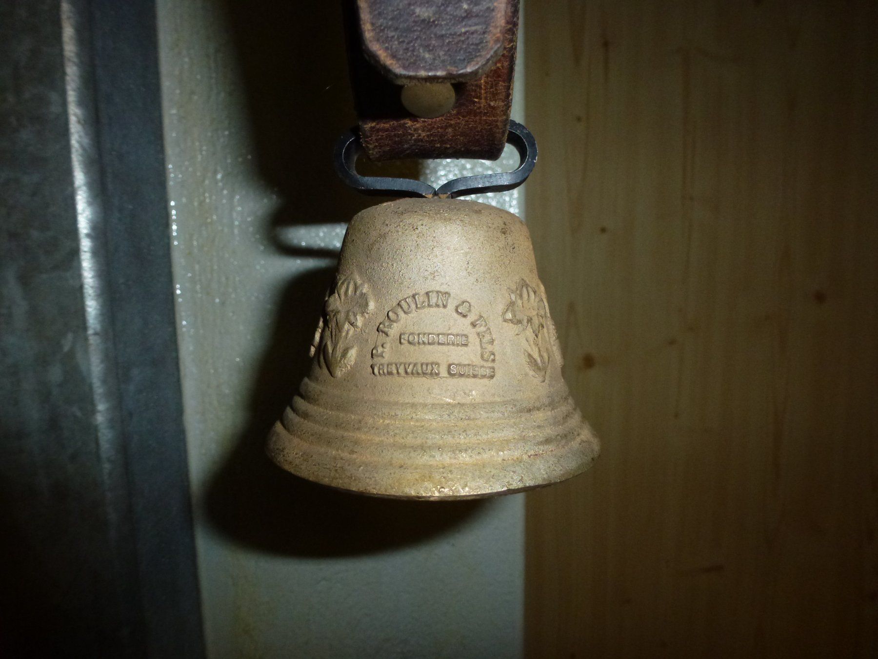 Glocken & Treicheln: Glocke ROULIN – Gebraucht aus Bürglen UR von daisyxy5