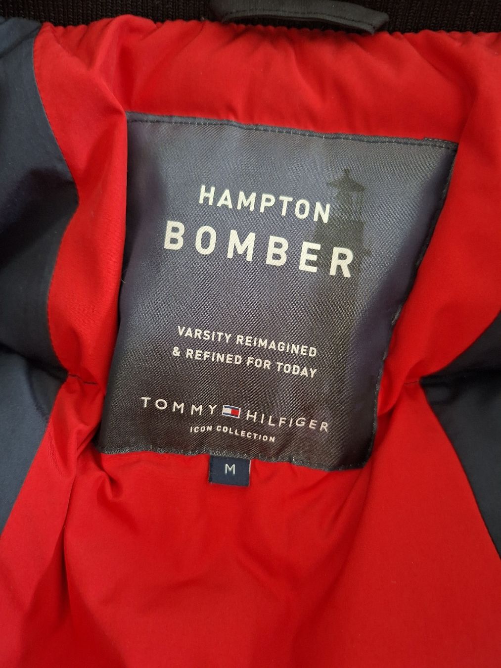 Tommy Hilfiger Giacche: Parka Tommy courte noire chaude avec capuche – Usato da Renens VD venduto da ser_j2fn 4