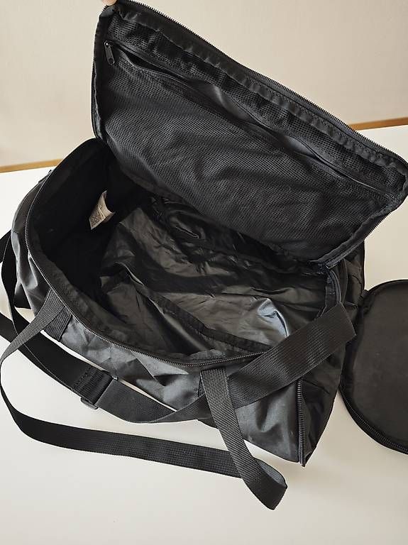 Borse: Sporttasche mit separatem Schuhfach – Usato da Unterentfelden venduto da mntn 1