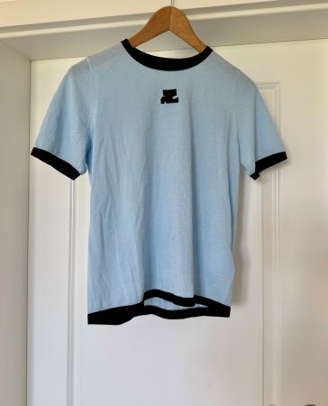Joli t-shirt bleu clair Courreges