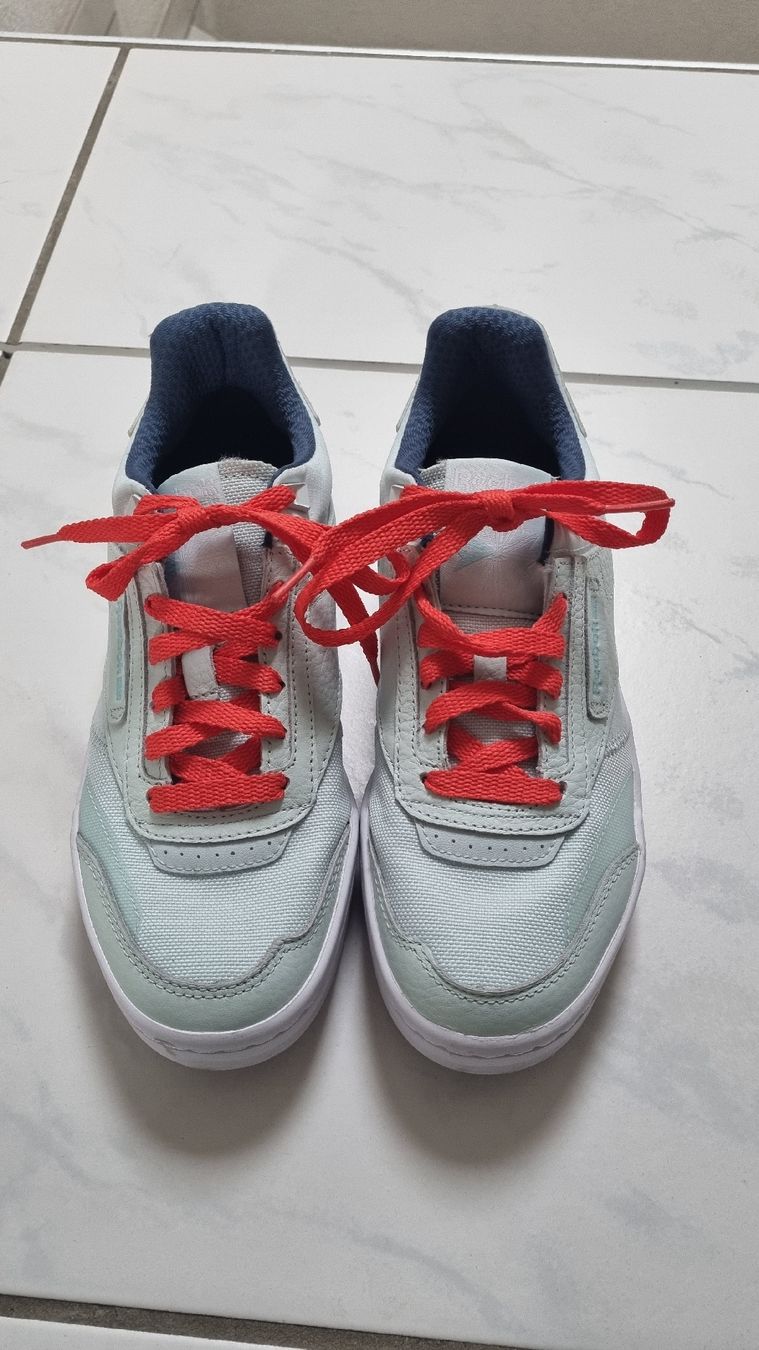 Reebok Damenschuhe: Reebok Sneaker Gr. 38.5 – Neu (gemäss Beschreibung) aus Huttwil von c0lada