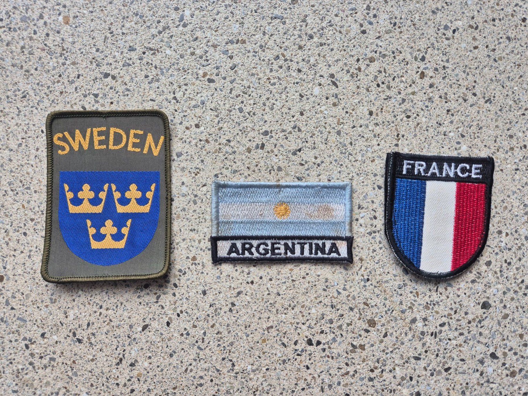 Schweizer Armee Placchette & Badge: *** Abzeichen Set aus Swisscoy Einsatz *** – Usato da Riedholz venduto da fr_sIruP