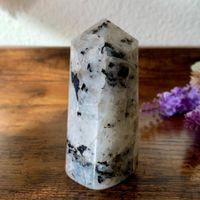 ✲ Regenbogen Mondstein Turm ✲ 138g / 83mm Obelisk Spitz