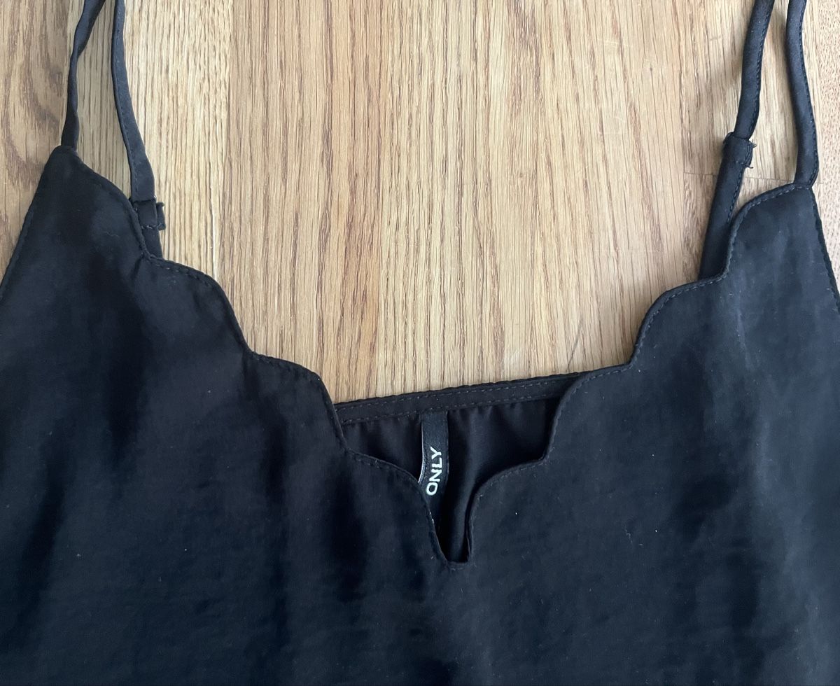 Only Tops: Schwarzes Top, ONLY, Grösse 34 – D'occasion à Sursee par abcdxyz 1