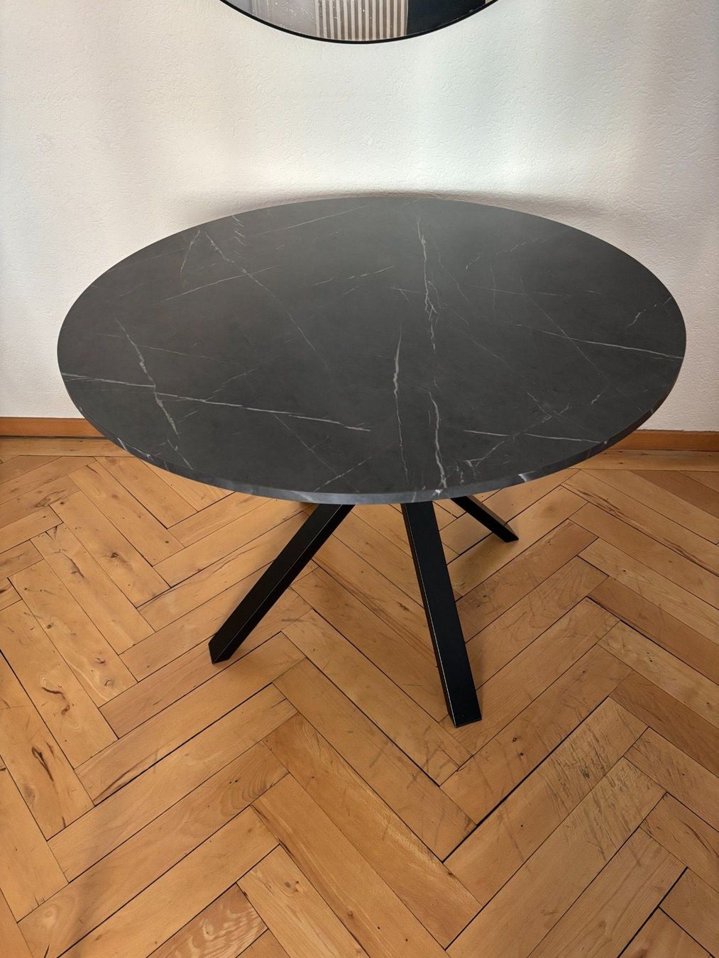 Tischset: Esstisch und 4 Stühle – Gebraucht aus Zürich von nad_yj6c