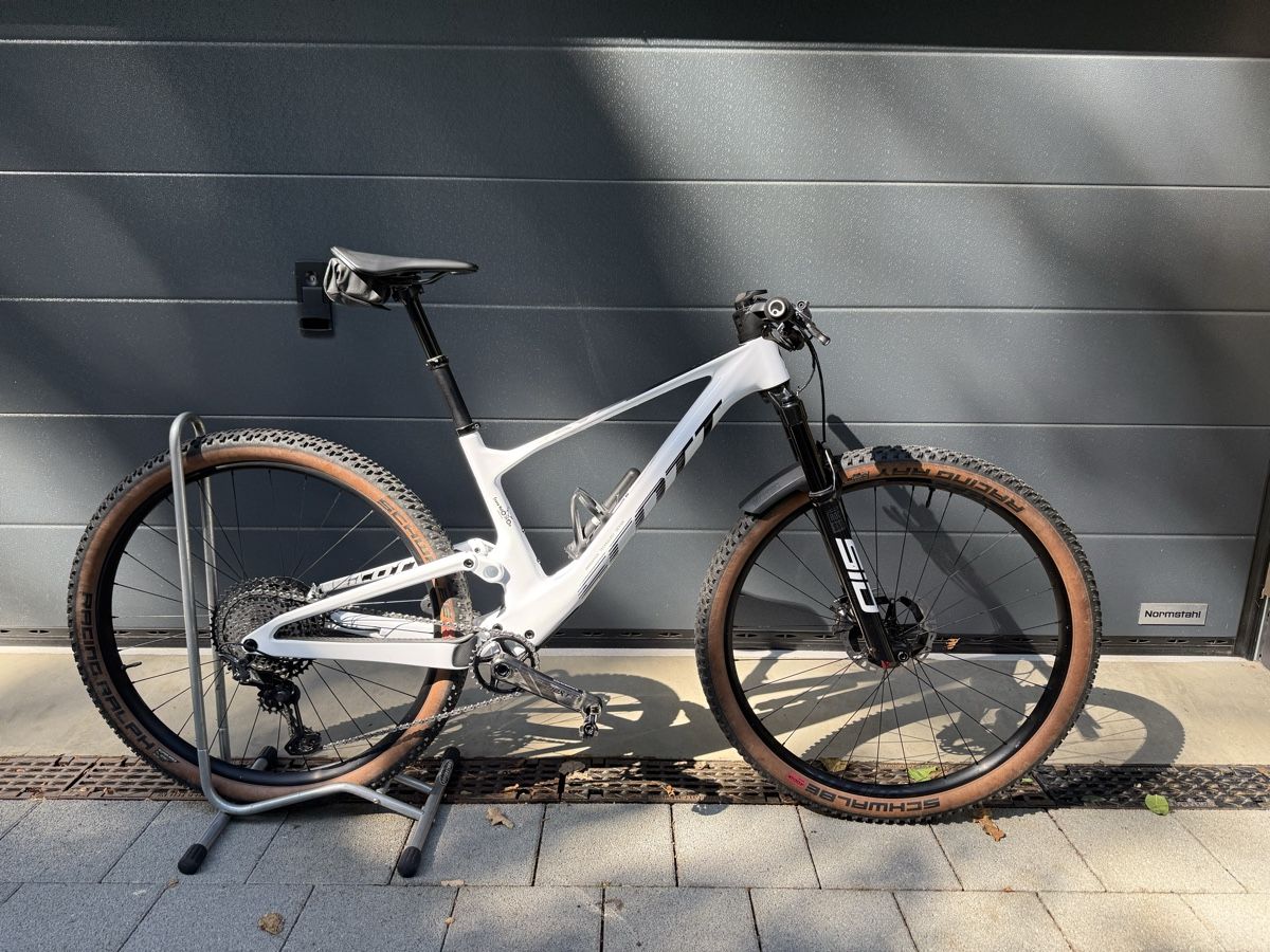 Scott Biciclette: Scott Spark RC Pro Gr. M, weiss – Usato da Häutligen venduto da ale_k92f
