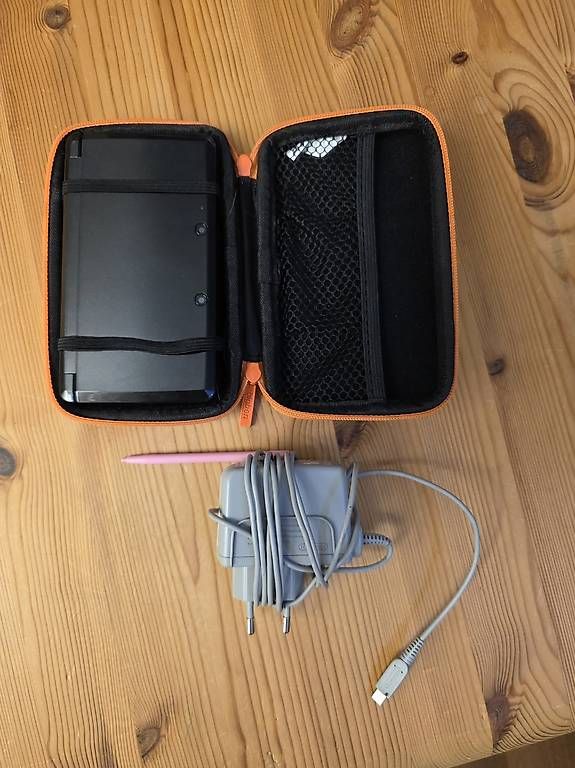 Console: Nintendo 3DS mit Hülle und Netzteil – Usato da Schlattingen venduto da JG1234 4