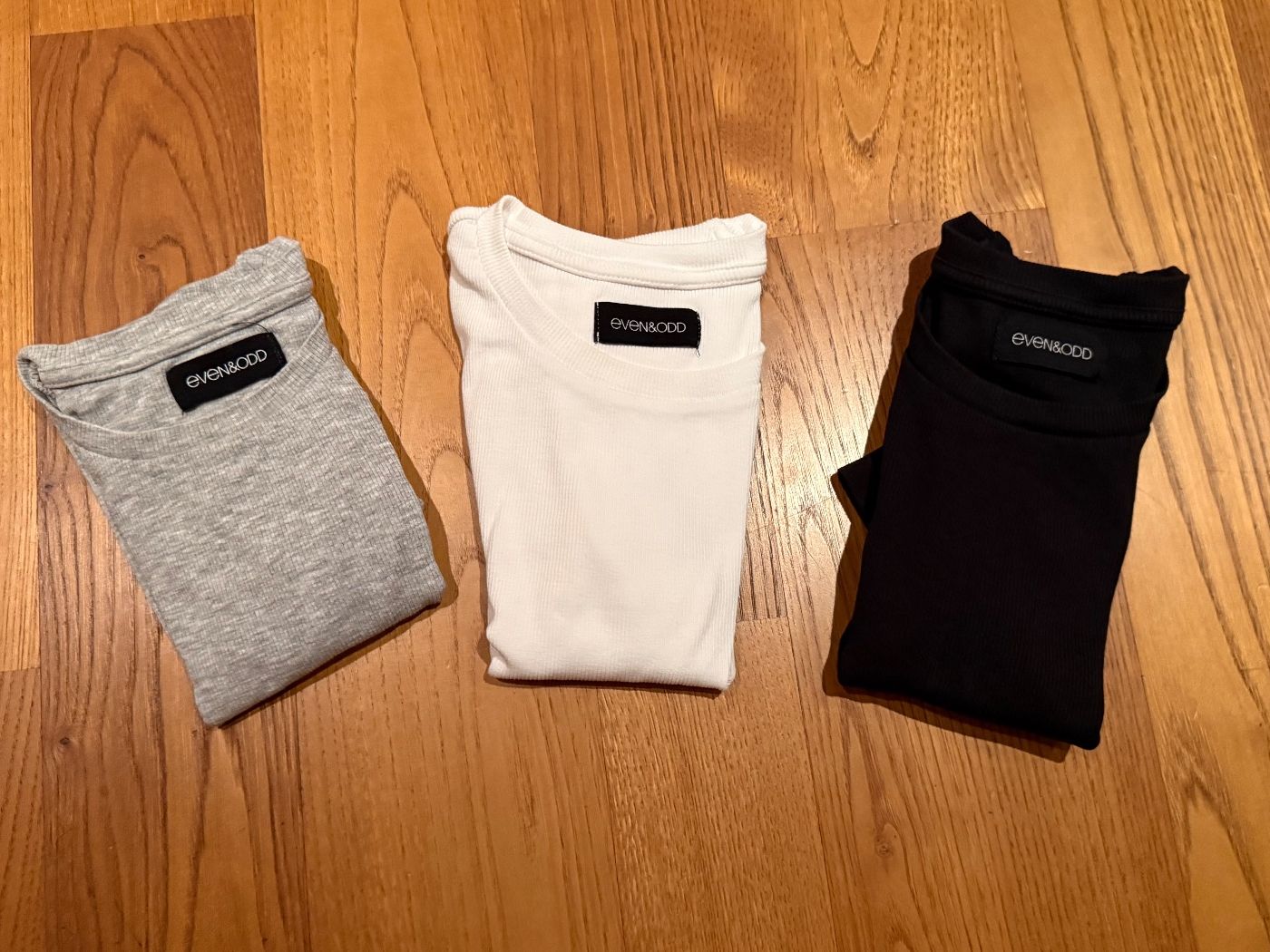 T-Shirts: 3x T-Shirts – Gebraucht aus Sissach von laura.x4 2