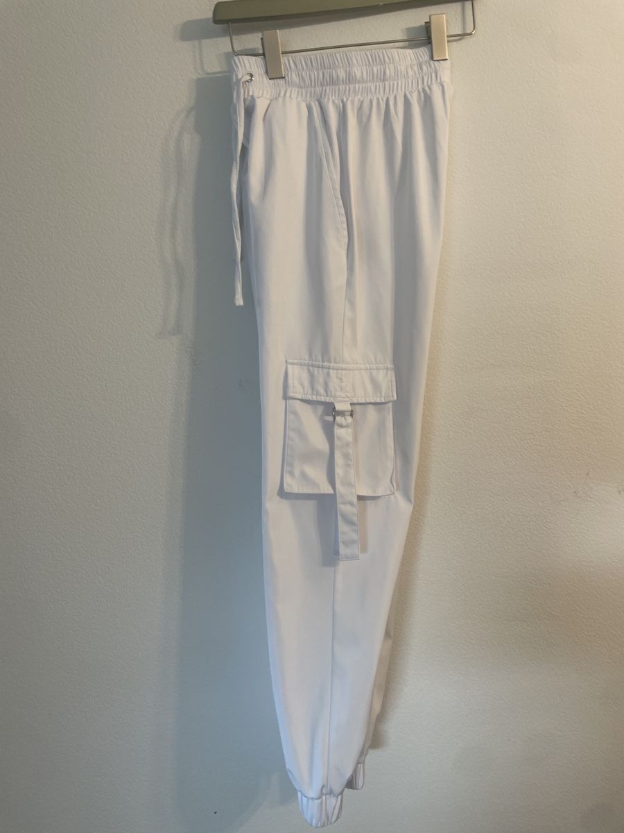 Pantaloni: Weisse Cargohose FB Sister Grösse XXS – Usato da Winterthur venduto da Lili3435 2